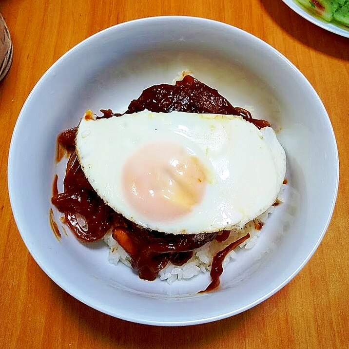 煮込みハンバーグロコモコ丼